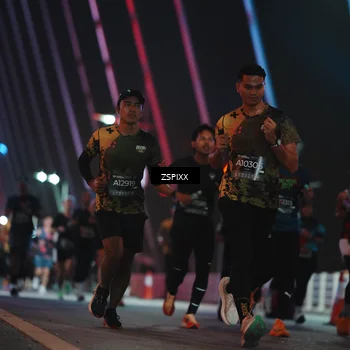 Runner Photo 6243097