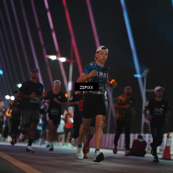 Runner Photo 6243142