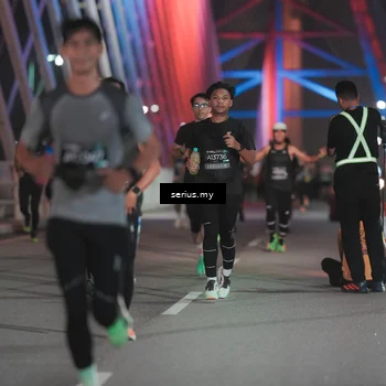 Runner Photo 6243157