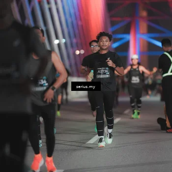 Runner Photo 6243159