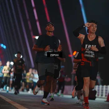 Runner Photo 6243164
