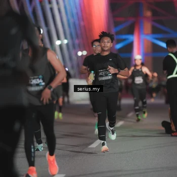 Runner Photo 6243174