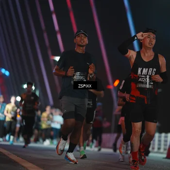 Runner Photo 6243185