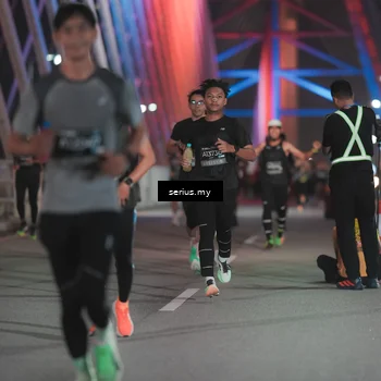 Runner Photo 6243195