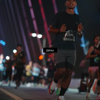 Runner Photo 6243226