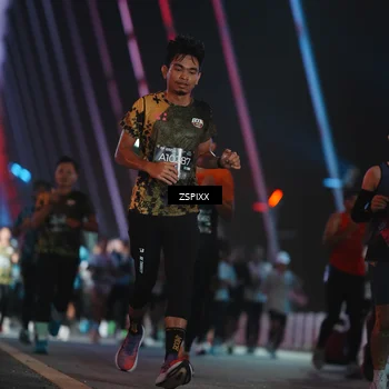 Runner Photo 6243270