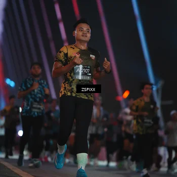 Runner Photo 6243349