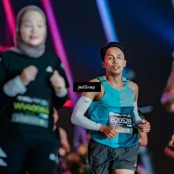 Runner Photo 6243406