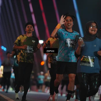 Runner Photo 6243460