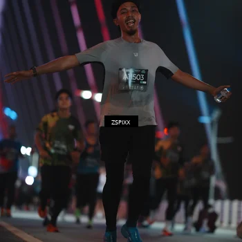 Runner Photo 6243554