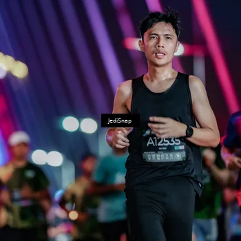 Runner Photo 6243578