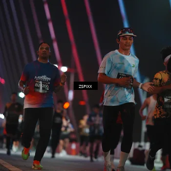 Runner Photo 6243663