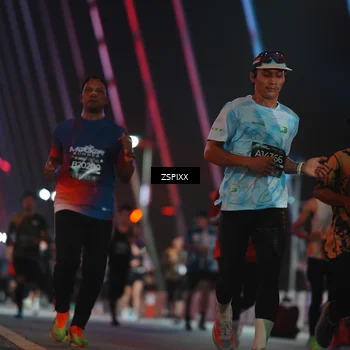 Runner Photo 6243670