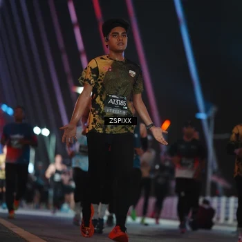 Runner Photo 6243715