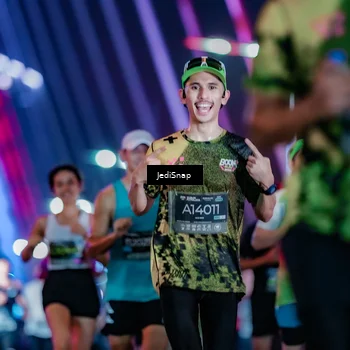 Runner Photo 6243735