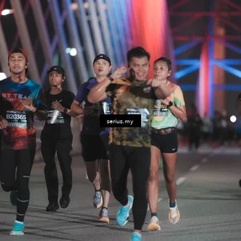 Runner Photo 6243743