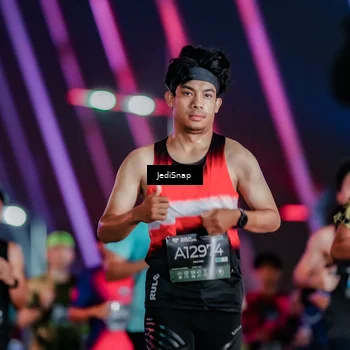 Runner Photo 6243771