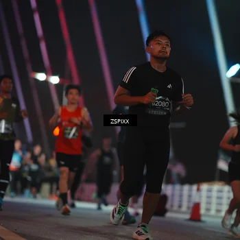 Runner Photo 6243792