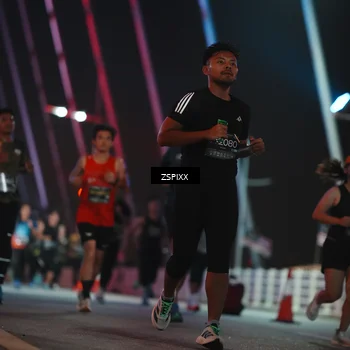 Runner Photo 6243793