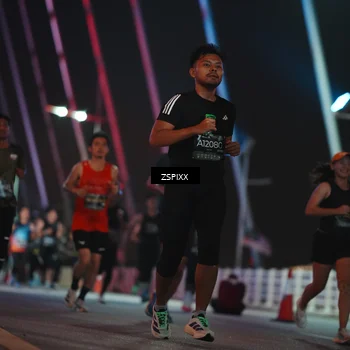 Runner Photo 6243802
