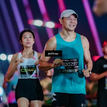 Runner Photo 6243813