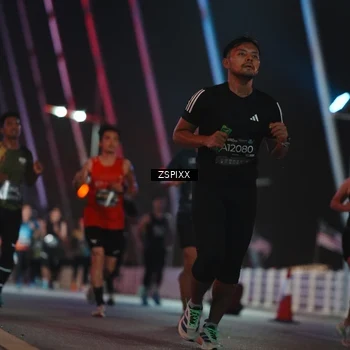 Runner Photo 6243819