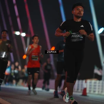 Runner Photo 6243835