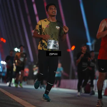 Runner Photo 6243847