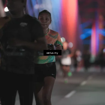 Runner Photo 6243855