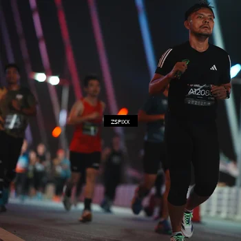 Runner Photo 6243863