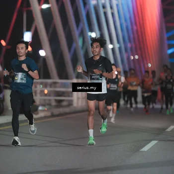 Runner Photo 6243870