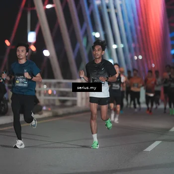 Runner Photo 6243873