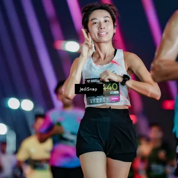 Runner Photo 6243889