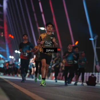 Runner Photo 6243916