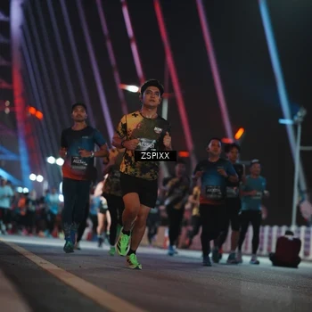 Runner Photo 6243923