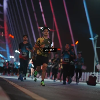 Runner Photo 6243924