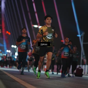 Runner Photo 6243943