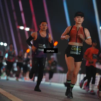 Runner Photo 6243973