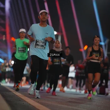 Runner Photo 6243990