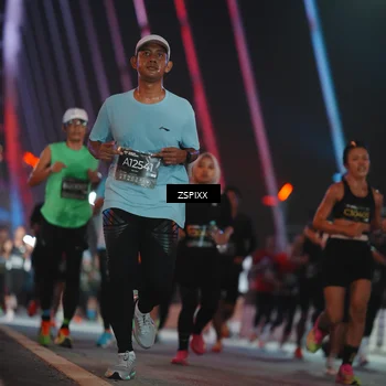 Runner Photo 6244004