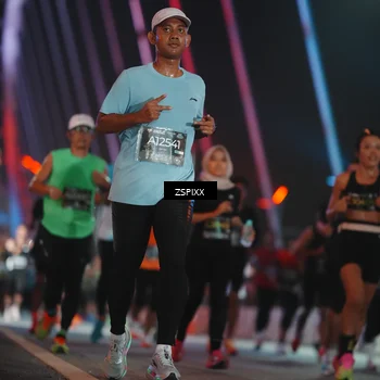 Runner Photo 6244011