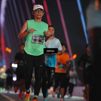 Runner Photo 6244040