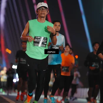 Runner Photo 6244059