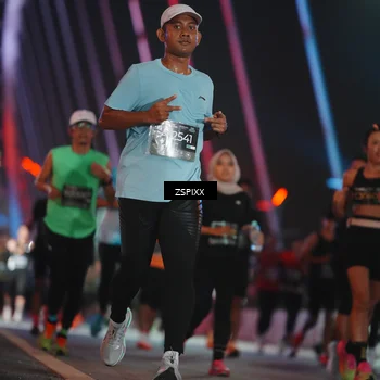 Runner Photo 6244067