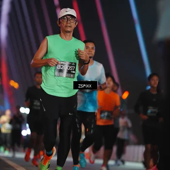 Runner Photo 6244078