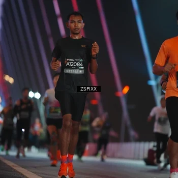 Runner Photo 6244095