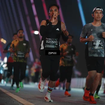 Runner Photo 6244228
