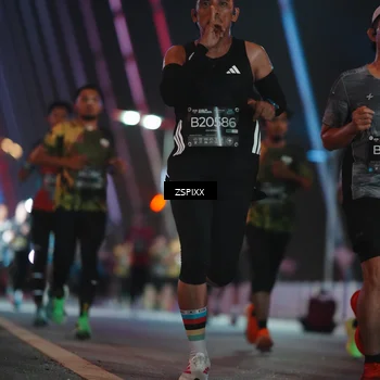 Runner Photo 6244259