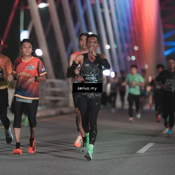 Runner Photo 6244297