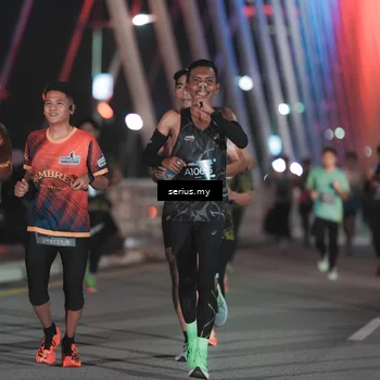 Runner Photo 6244311